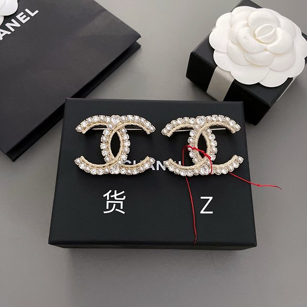 샤넬 하트 비즈 큐빅 더블 C 브로치