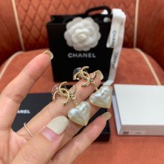 샤넬 ABS 수지 하트 귀걸이