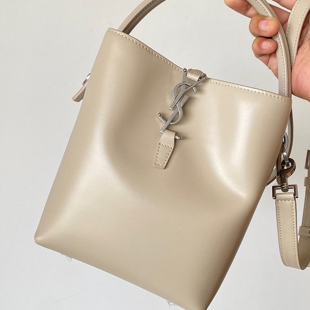 생로랑 LE37 스몰 버킷백 749036