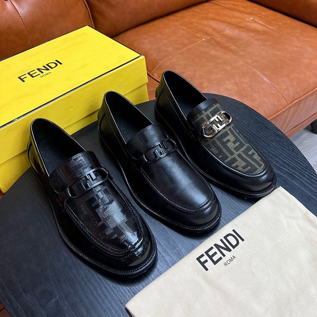 펜디 남성 로퍼