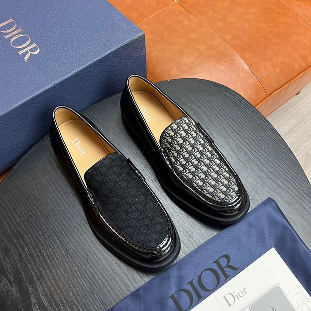 디올 옴므 로퍼