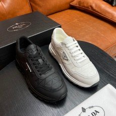 프라다 로고 스니커즈