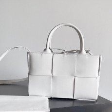 보테가 베네타 아르코 토트 백 25cm