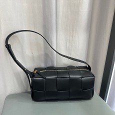 보테가 베네타 카세트 숄더 백 23CM