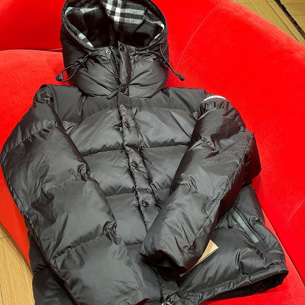 버버리 록웰 디테처블 패딩