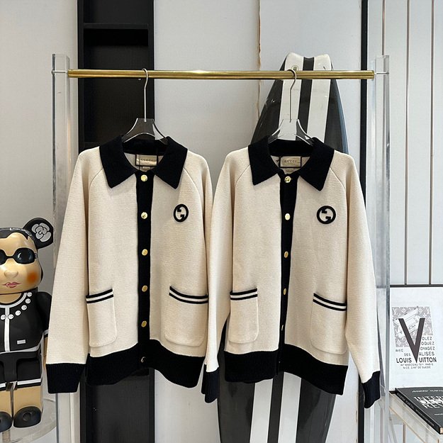 구찌 23SS GG 인터로킹 울 가디건