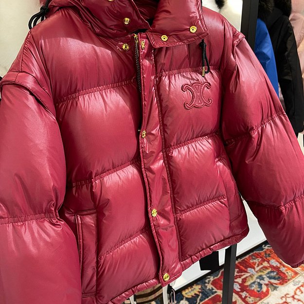 셀린느 트리오페 크롭 다운 패딩