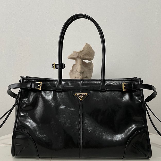 프라다 블랙 나파 가죽 라지 핸드백 38cm 1BA433