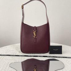 생 로랑 LE 5 À 7 스몰 호보백 713938