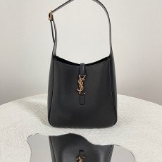 생 로랑 LE 5 À 7 스몰 호보백 713938