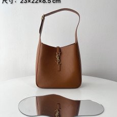생 로랑 LE 5 À 7 스몰 호보백 713938