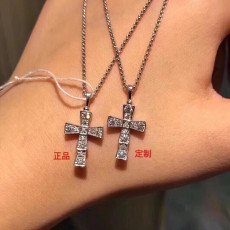 불가리 크로스 펜던트 네크리스