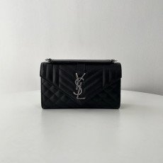생 로랑 스몰 엔벨로프 백 600195