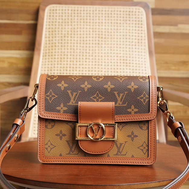 루이비통 도핀 미니 백 M45959