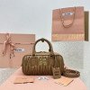 미우미우 마테라쎄 볼링 백 23cm