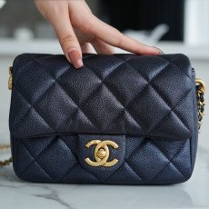 샤넬 이리데슨트 미니 플랩백 펄다크네이비