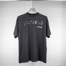 발렌시아가 레터링 반팔티