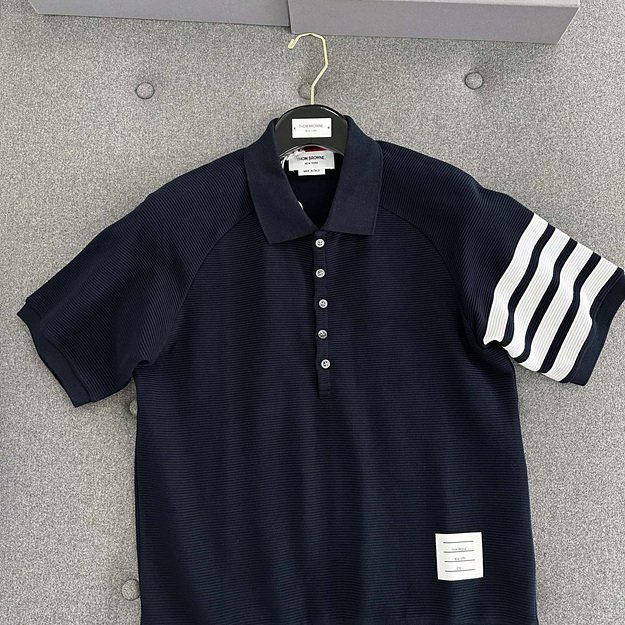 톰브라운 스트레이트핏 캐주얼 폴로 반팔티