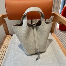 에르메스 끌레망스 피코탄 18cm