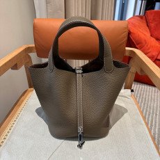 에르메스 끌레망스 피코탄 18cm